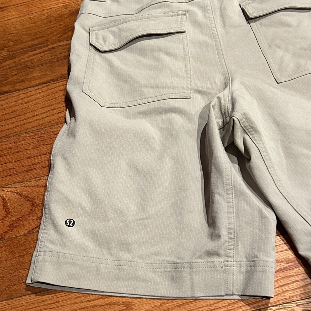 lululemon athletica Men's Beige Cargo Shorts